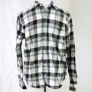 100% Cotton NWOT No Boundaries Mens XS 30-32 Plaid Black White Gray Button Down